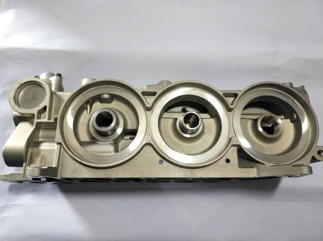 沃爾沃配件-機(jī)油濾清器殼體